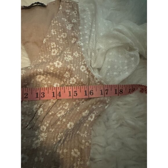 NWOT Social Tourist Lace Sleeve Ruffled Dress Open Back M - Picture 8 of 8